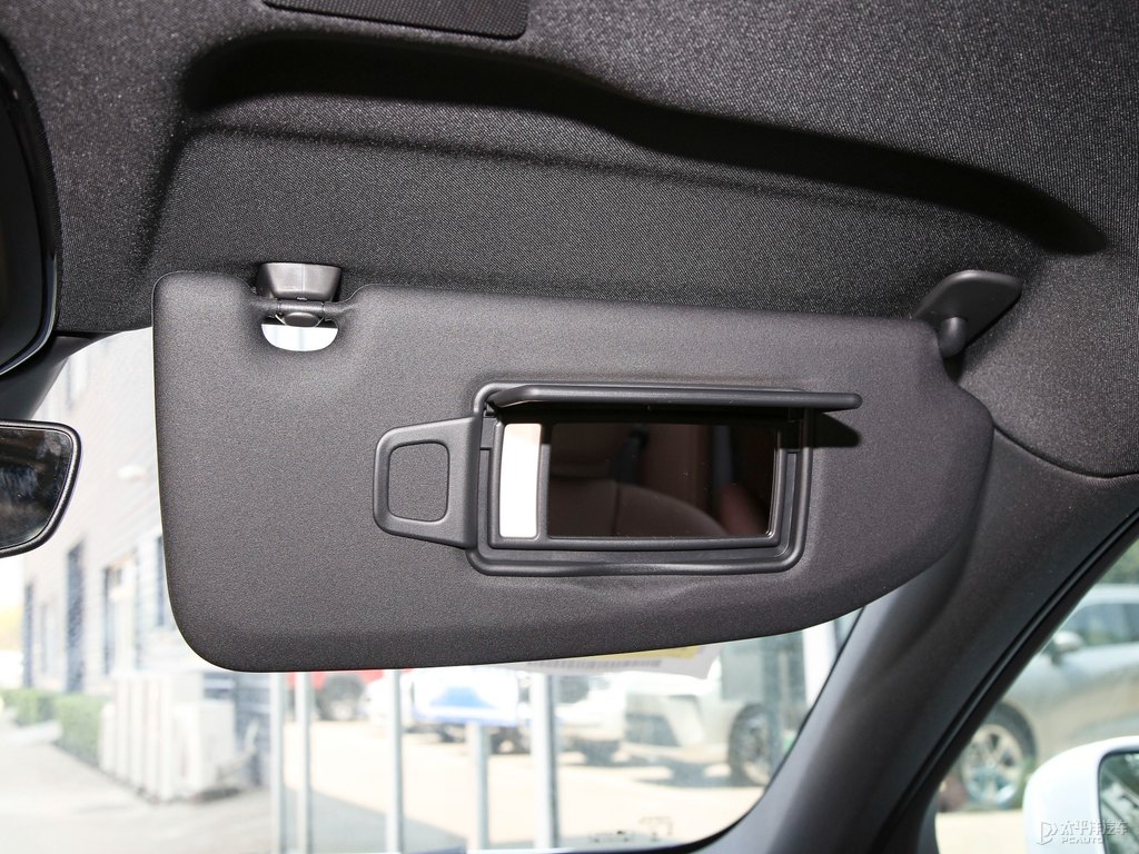 水晶白沃爾沃XC60車廂內(nèi)飾圖片