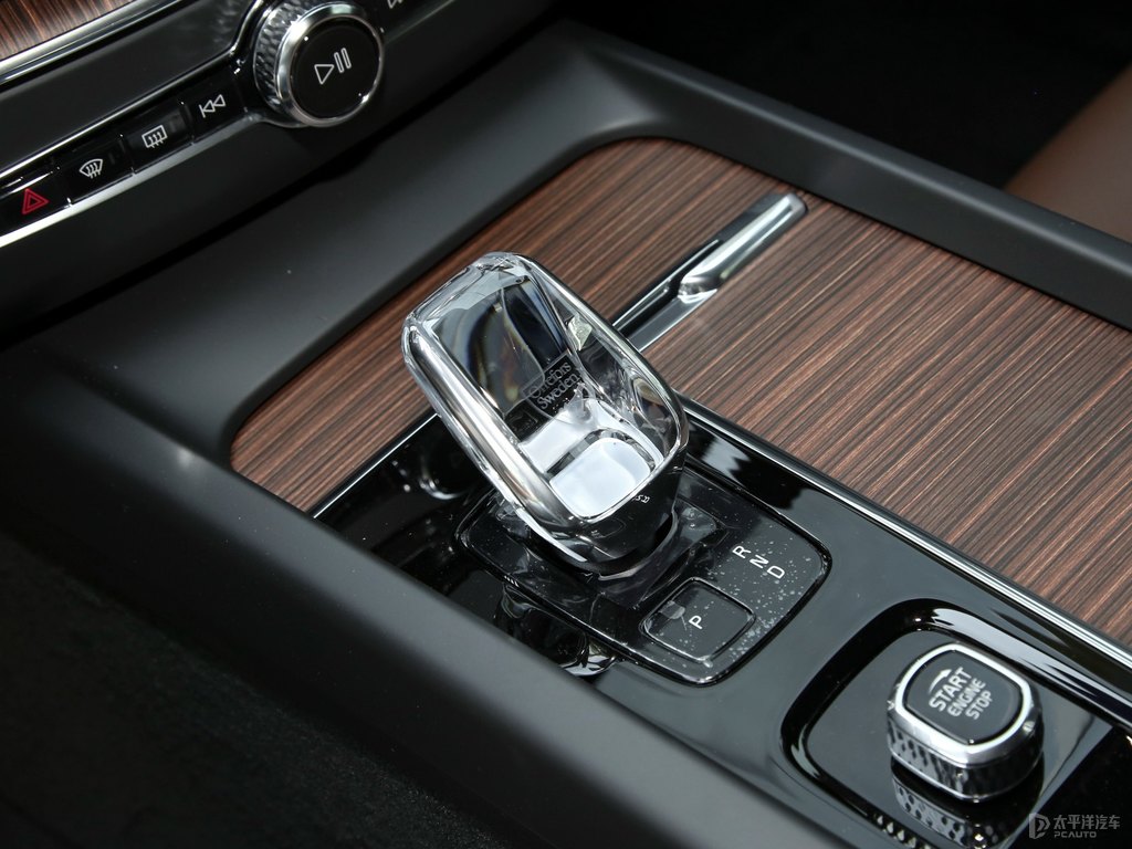 水晶白沃爾沃XC60中控內飾圖片