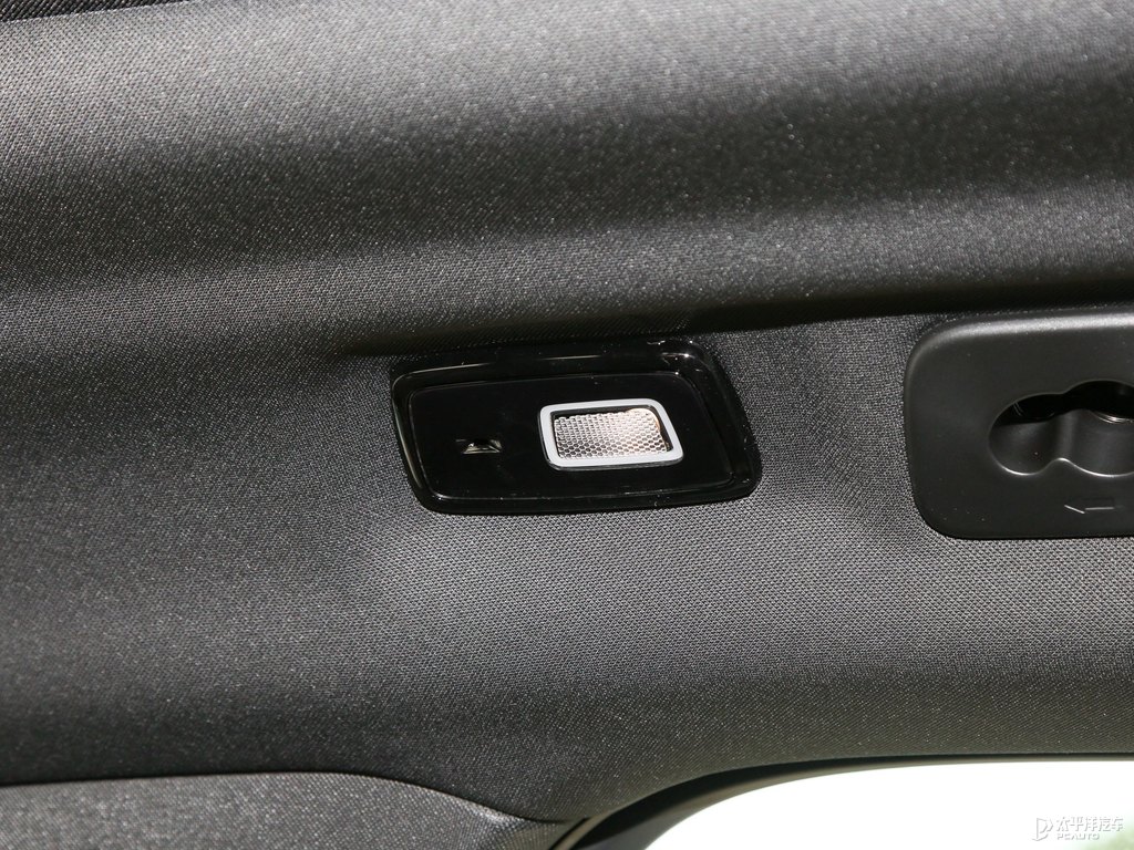 水晶白沃爾沃XC60車廂內(nèi)飾圖片