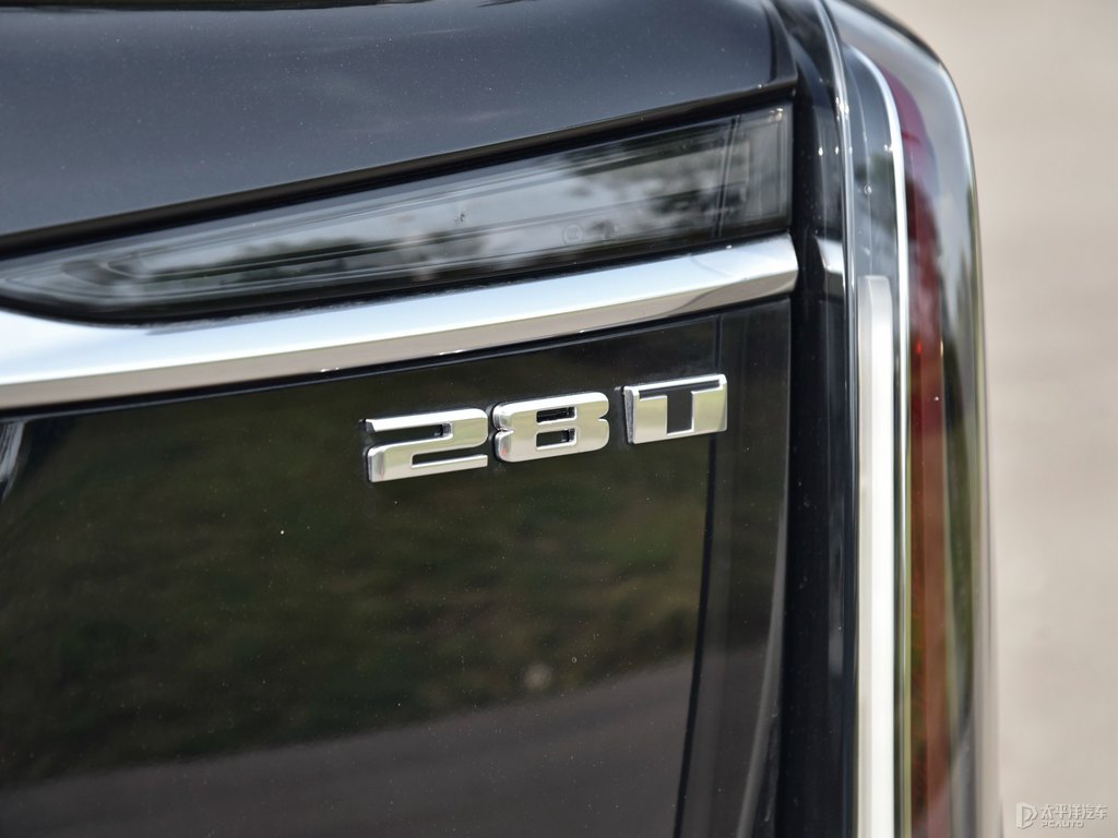 曜石黑凱迪拉克CT6車尾外觀圖片