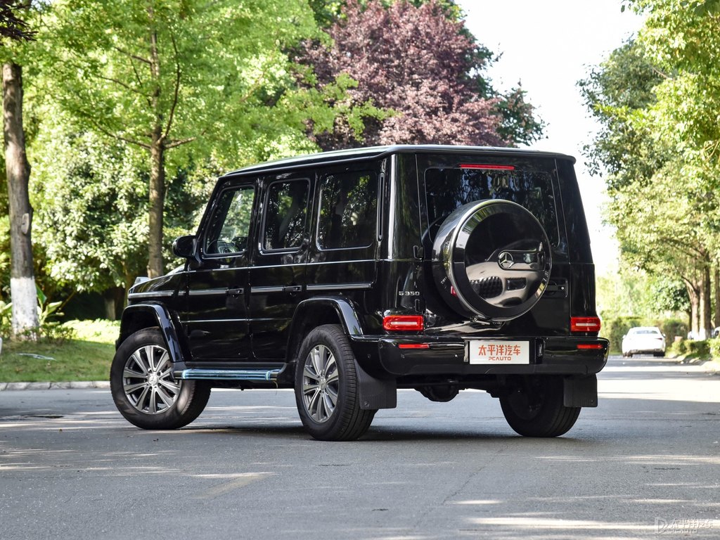 曜巖黑奔馳G級(jí)整車外觀外觀圖片