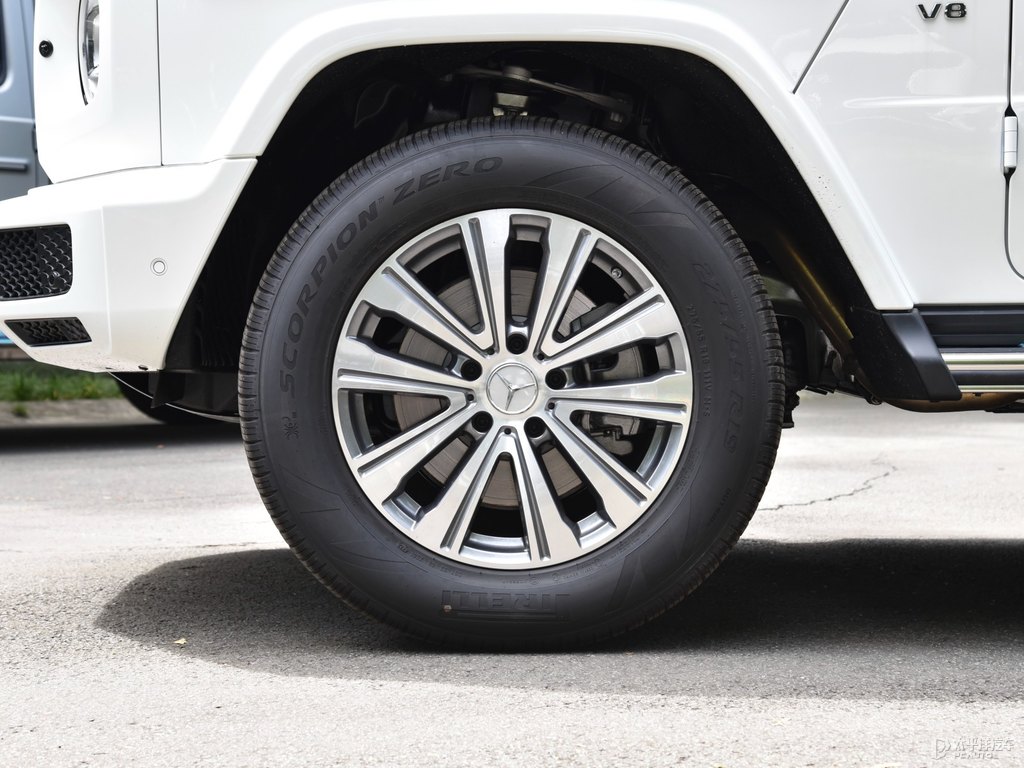 北極白奔馳G級(jí)車(chē)身外觀圖片