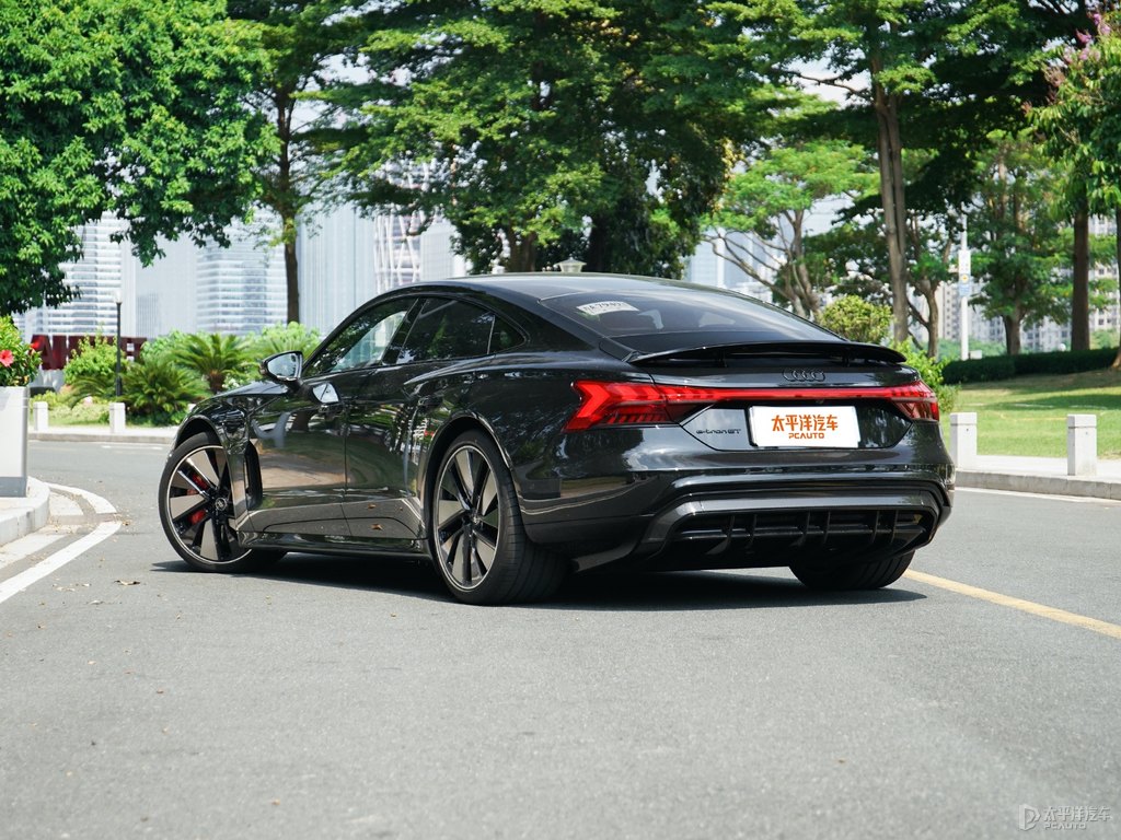 ڊWe-tron GT܇^^DƬ