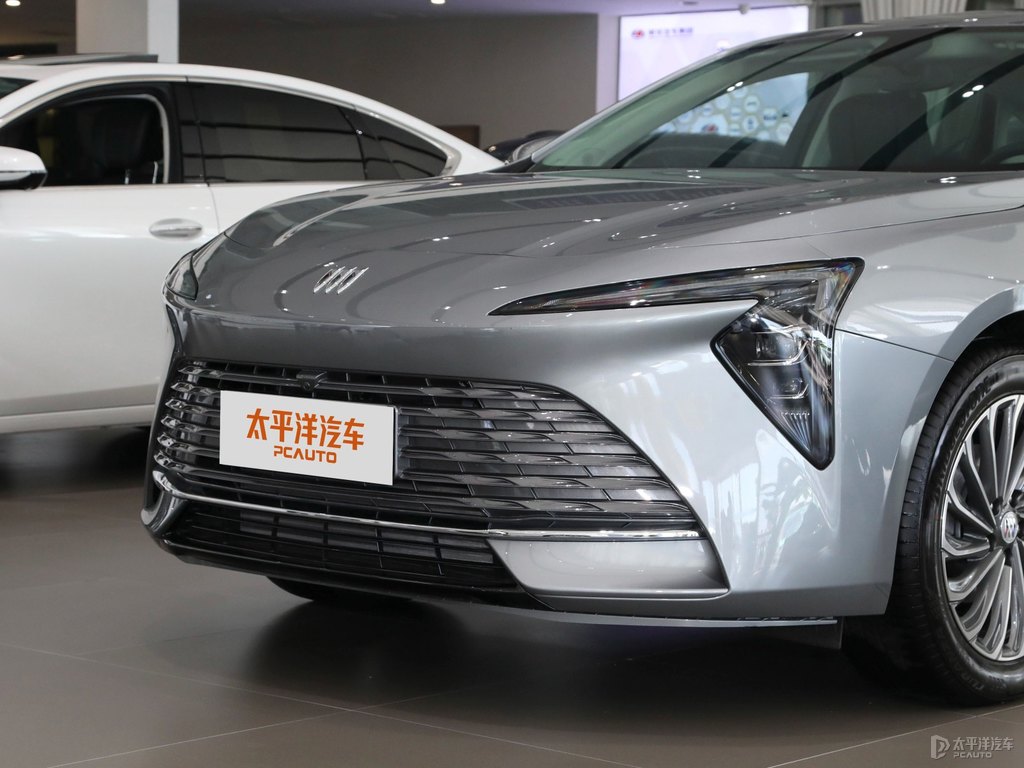 坦銀君越車頭外觀圖片