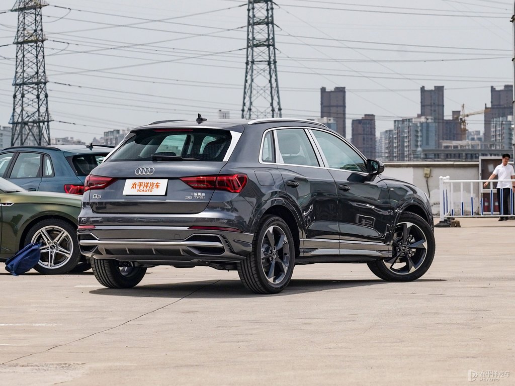 天云灰奧迪Q3整車外觀外觀圖片