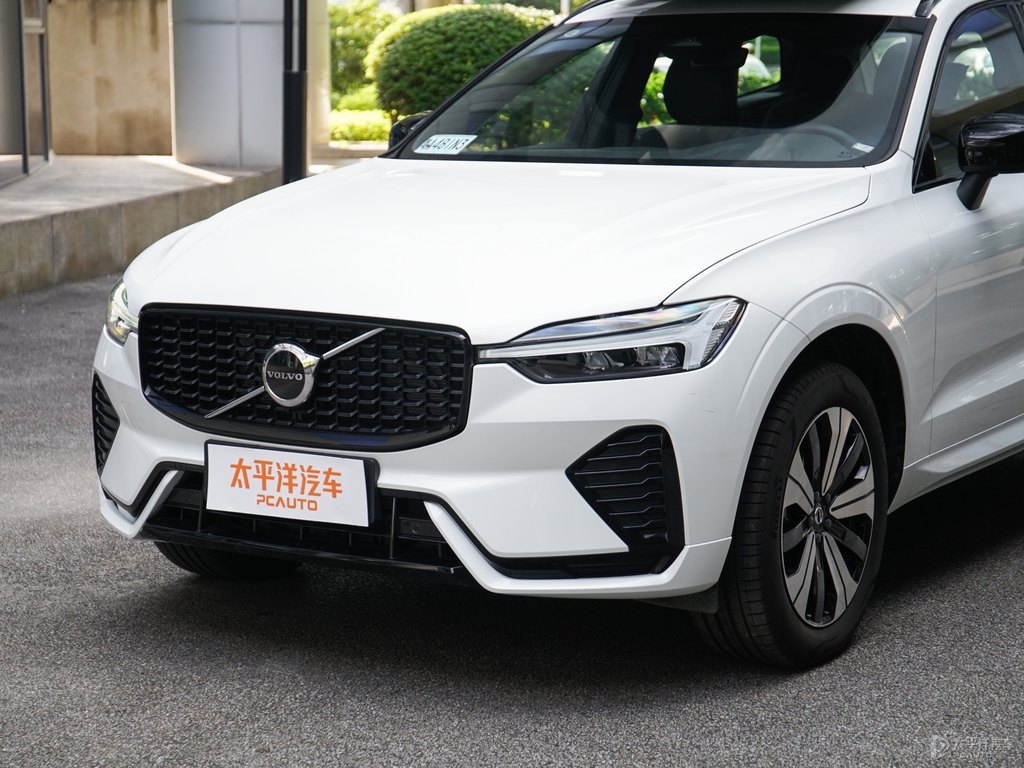 水晶白沃爾沃XC60車頭外觀圖片