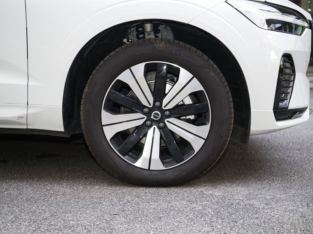水晶白沃爾沃XC60車身外觀圖片