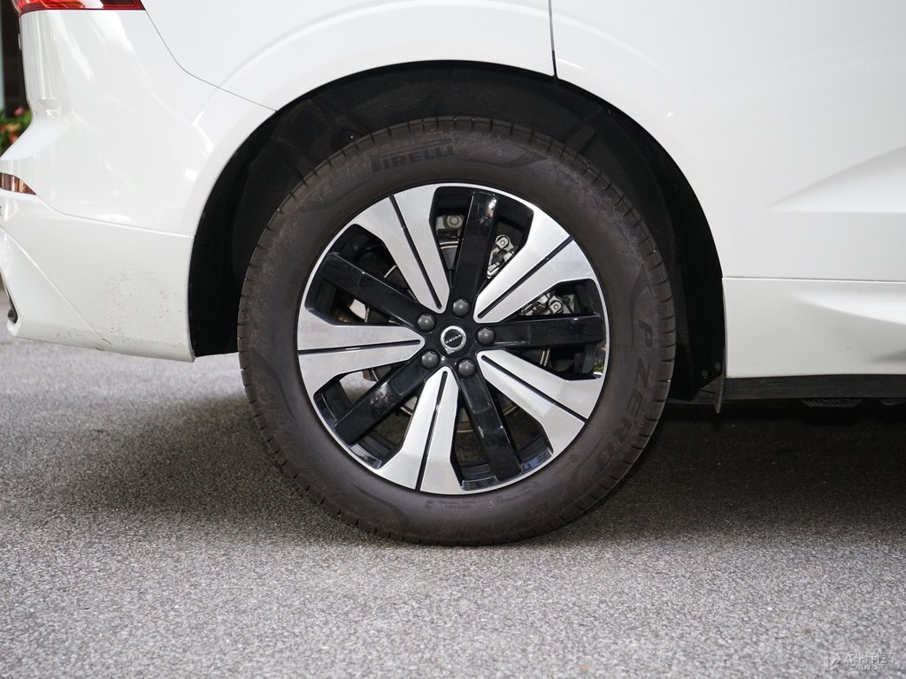水晶白沃爾沃XC60車身外觀圖片