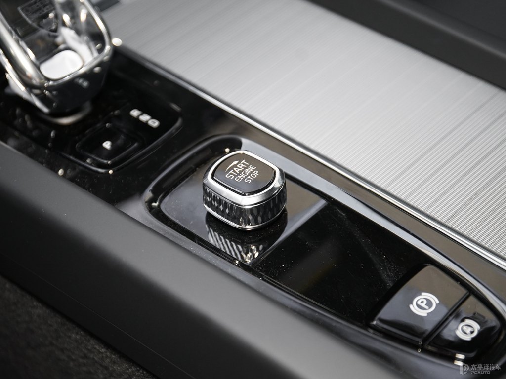 水晶白沃爾沃XC60中控內(nèi)飾圖片