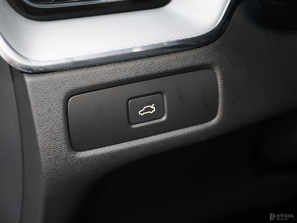 水晶白沃爾沃XC60中控內(nèi)飾圖片