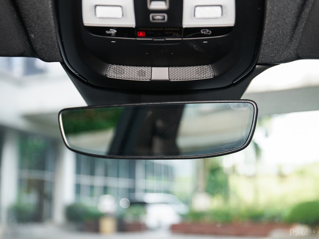水晶白沃爾沃XC60車廂內(nèi)飾圖片