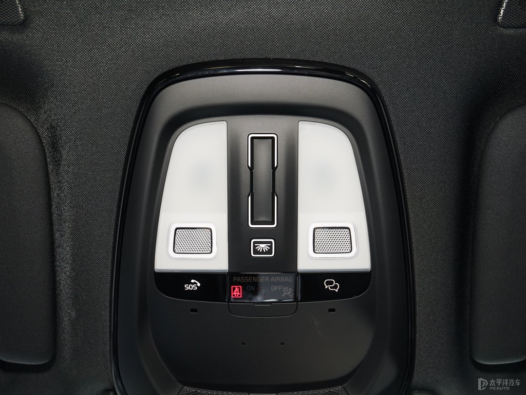 水晶白沃爾沃XC60車廂內(nèi)飾圖片