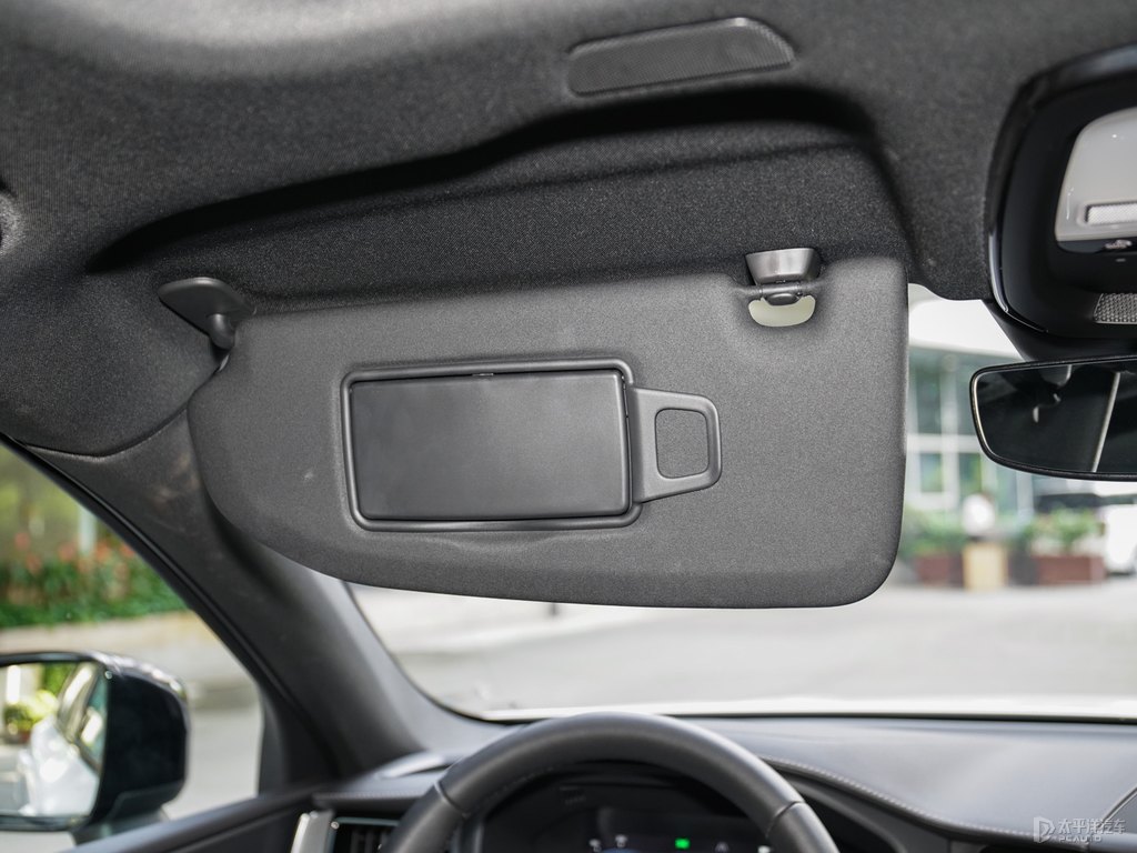 水晶白沃爾沃XC60車廂內(nèi)飾圖片