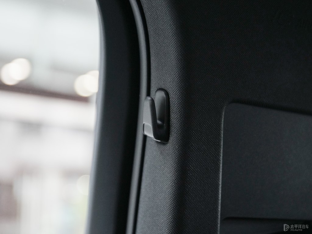水晶白沃爾沃XC60車廂內(nèi)飾圖片