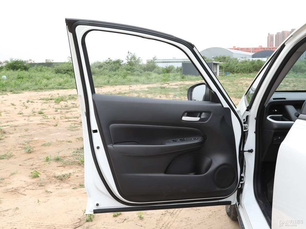 星月白飛度車廂內(nèi)飾圖片