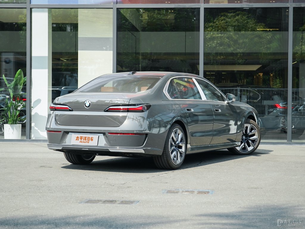 碧璽灰寶馬7系整車外觀外觀圖片