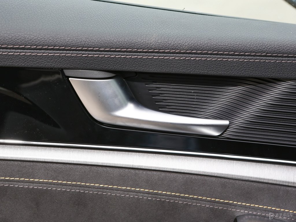 冰川藍(lán)唐新能源車廂內(nèi)飾圖片