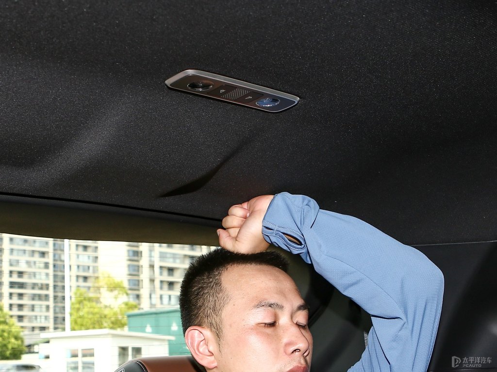 冰川藍唐新能源駕乘空間空間圖片