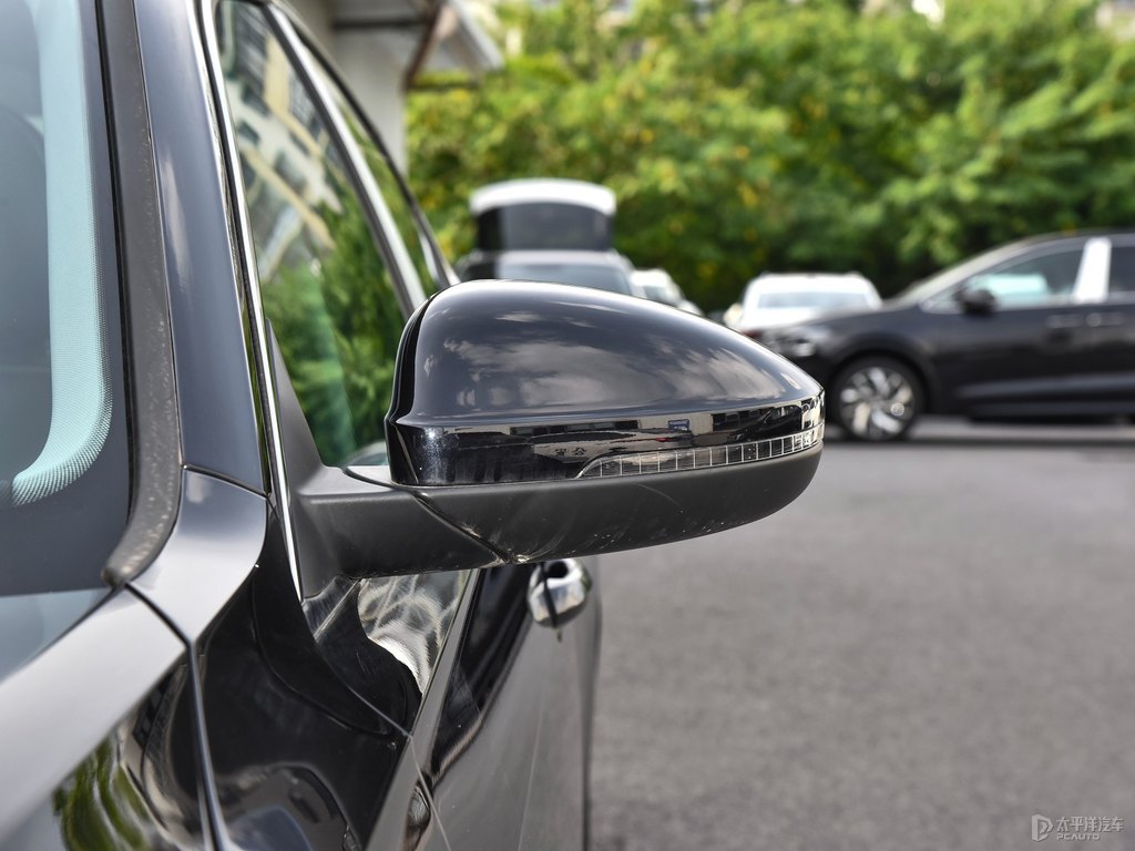 玄武黑帕薩特車身外觀圖片