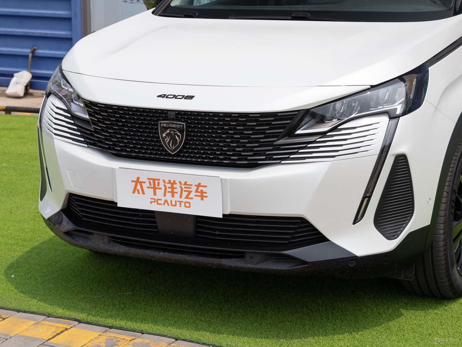 標(biāo)致4008外觀高清大圖