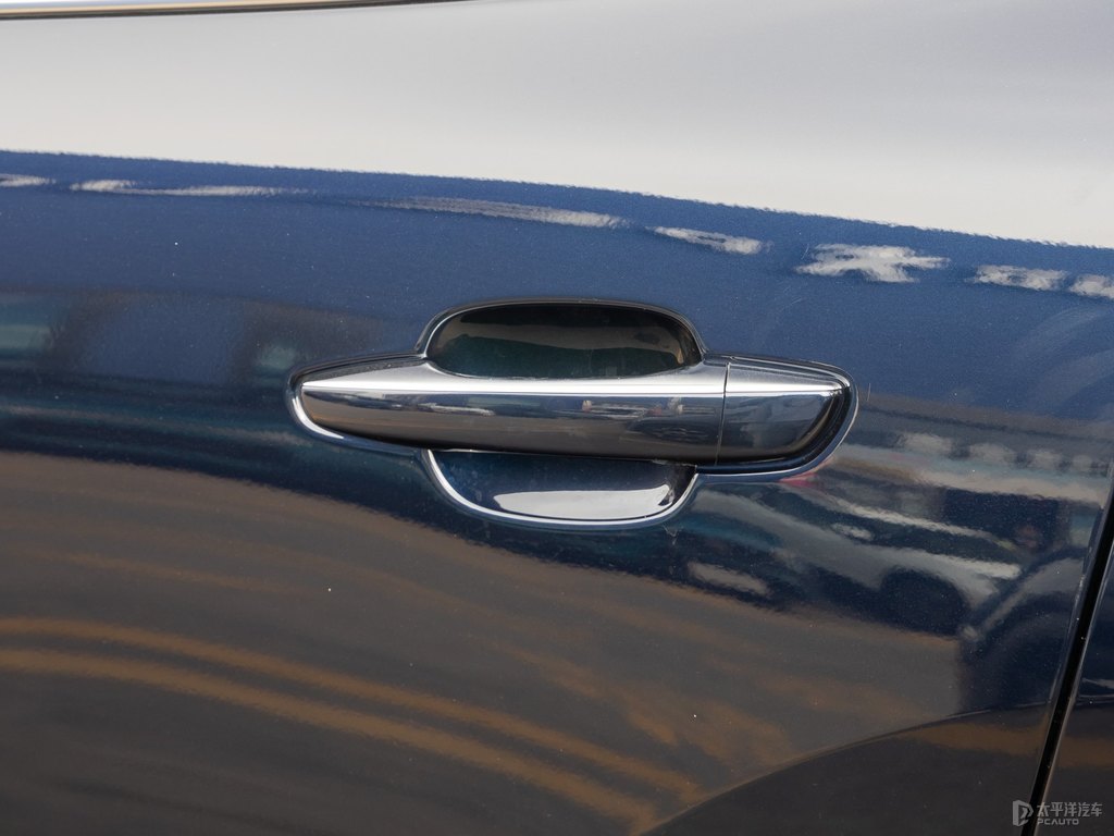 Oҹ{(ln) C5 AIRCROSS܇^DƬ