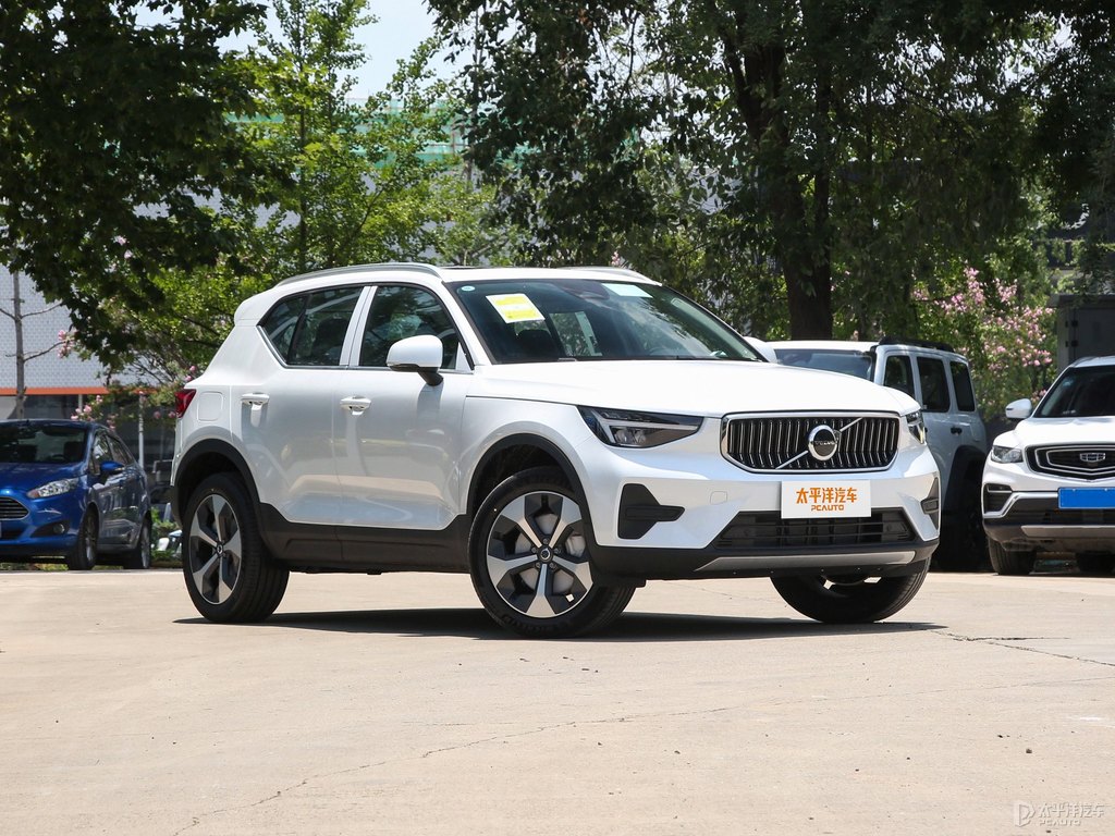 水晶白沃爾沃XC40整車外觀外觀圖片