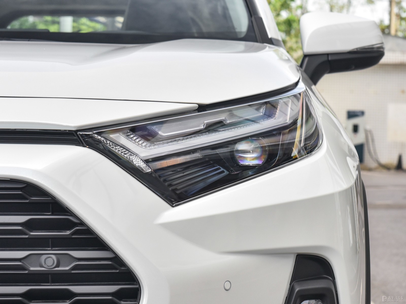 RAV4榮放外觀高清大圖