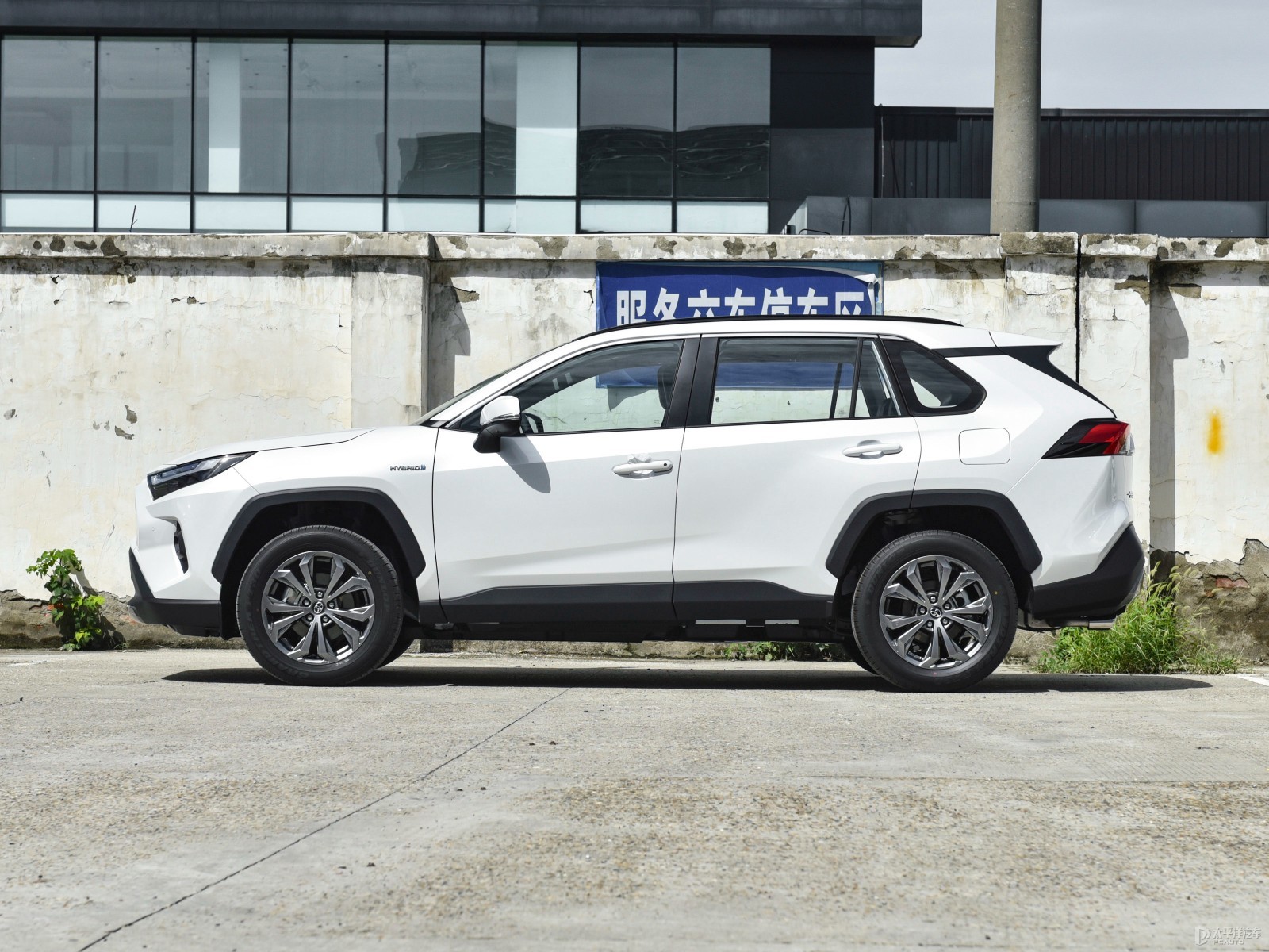 RAV4榮放外觀高清大圖
