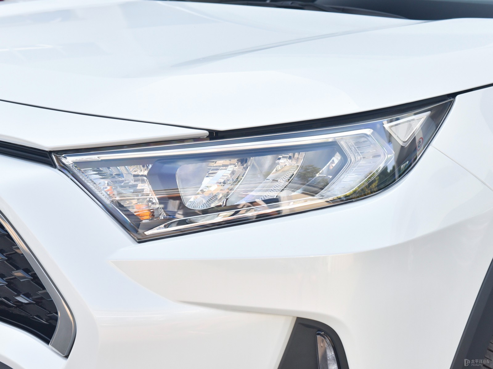 RAV4榮放雙擎E+外觀高清大圖