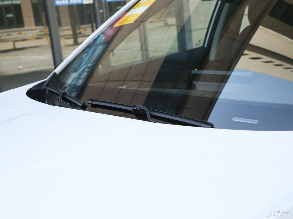 珍珠白瑞虎7車身外觀圖片