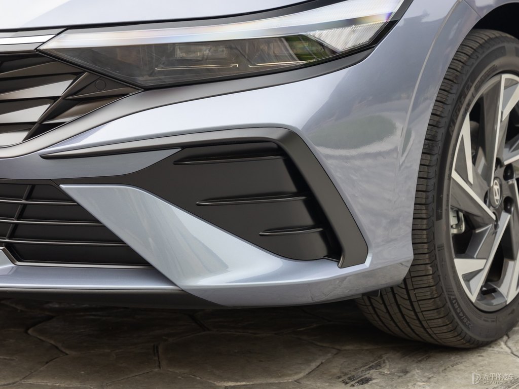 太空灰伊蘭特車(chē)頭外觀圖片