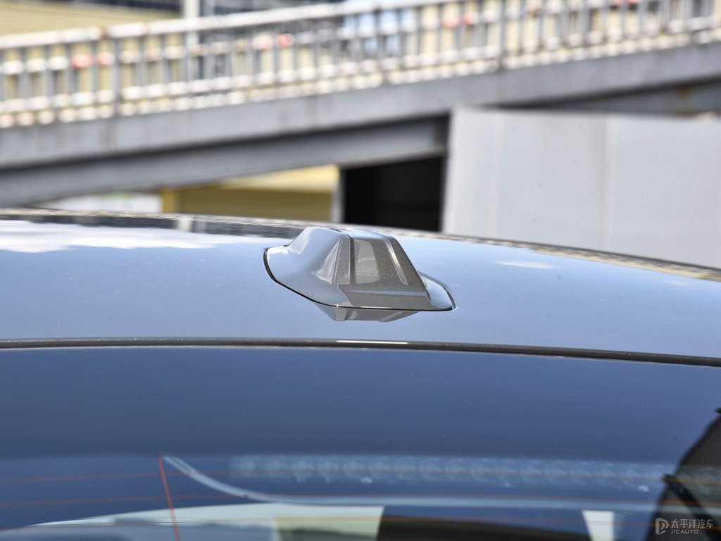 碧璽灰寶馬4系車身外觀圖片