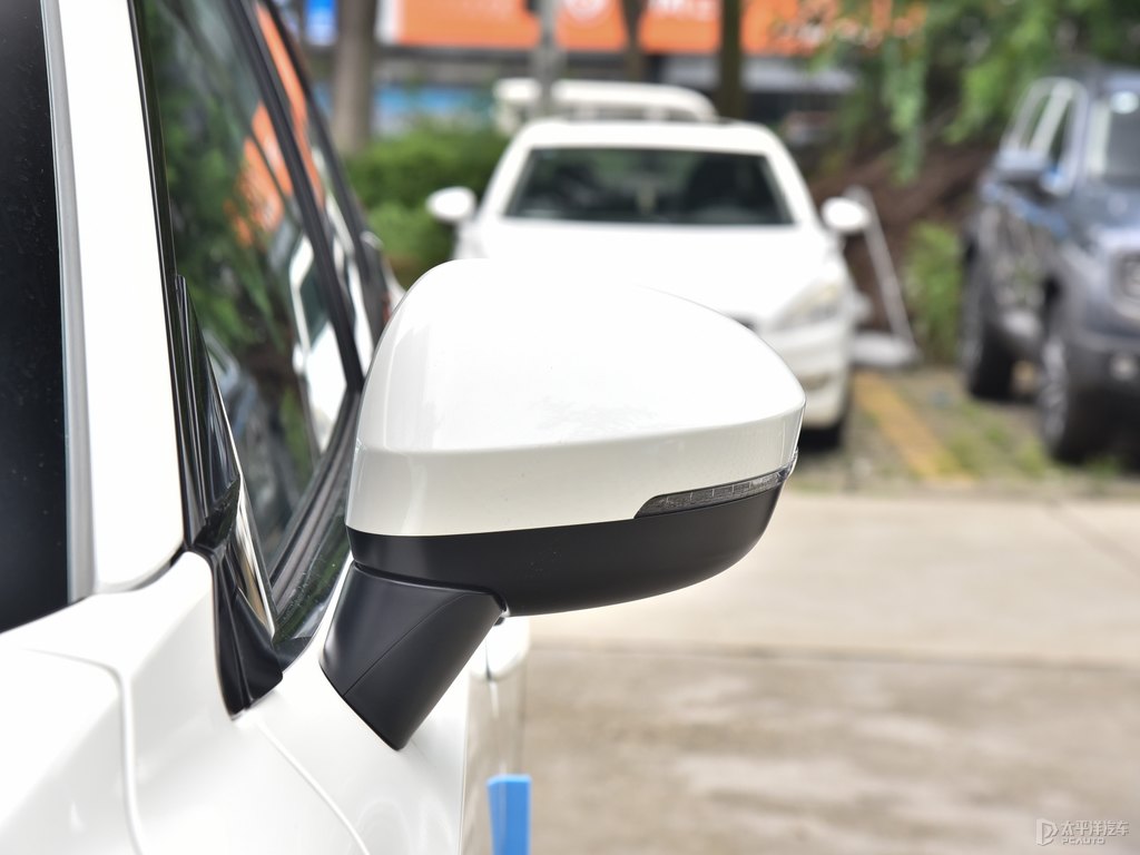 珠光白逍客車(chē)身外觀圖片