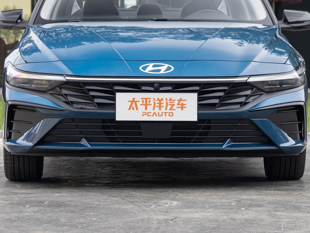 冰海藍(lán)伊蘭特車頭外觀圖片