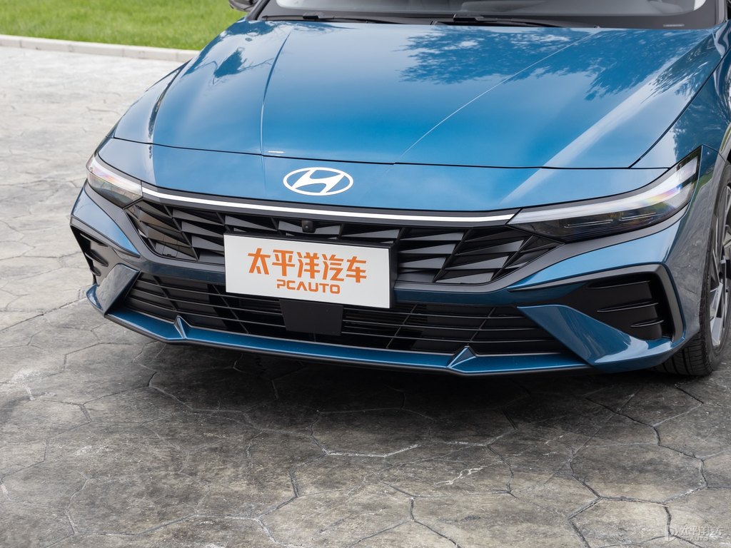 冰海藍伊蘭特車頭外觀圖片