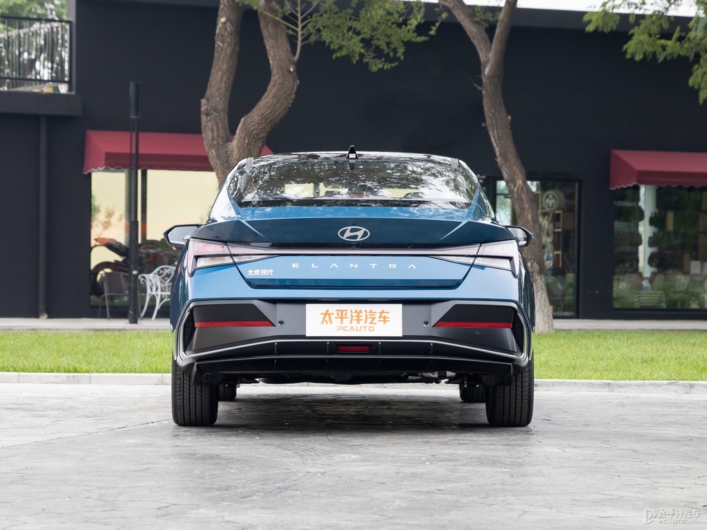 冰海藍(lán)伊蘭特整車外觀外觀圖片