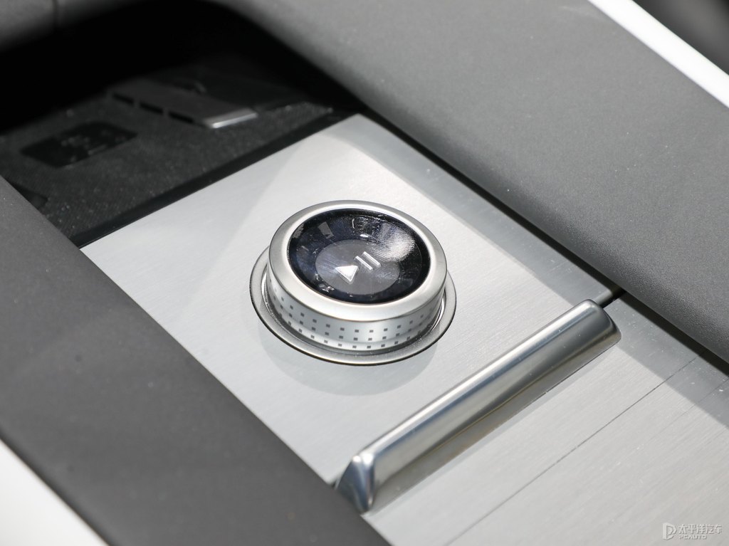 Polestar 4DƬ