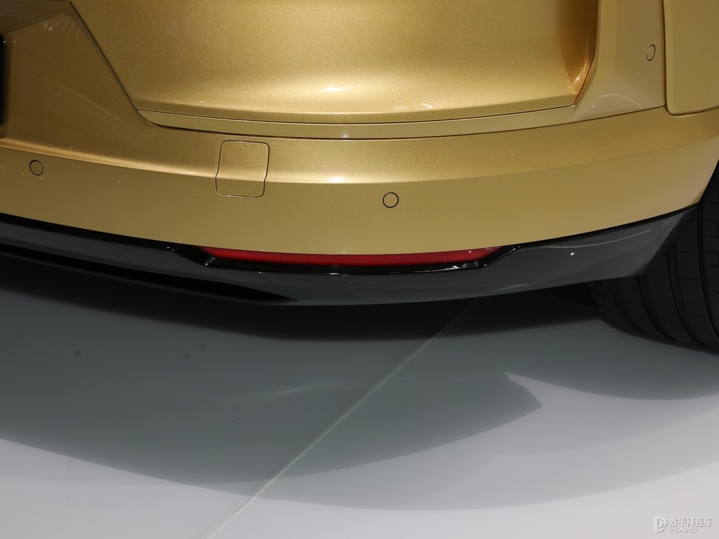 Polestar 4DƬ