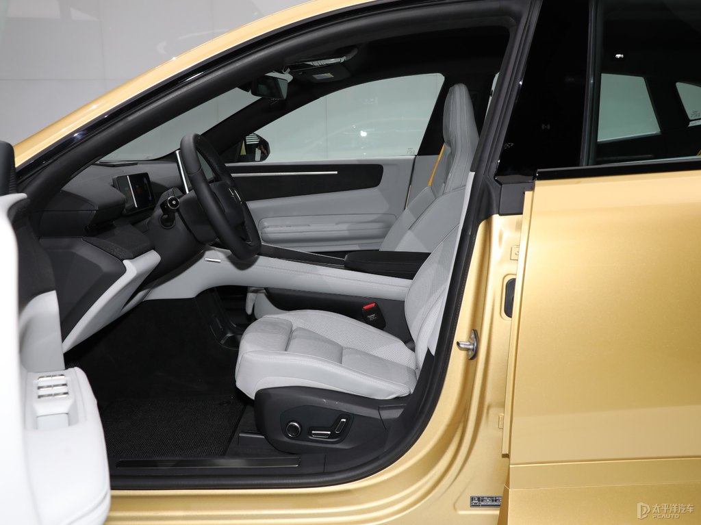Polestar 4DƬ