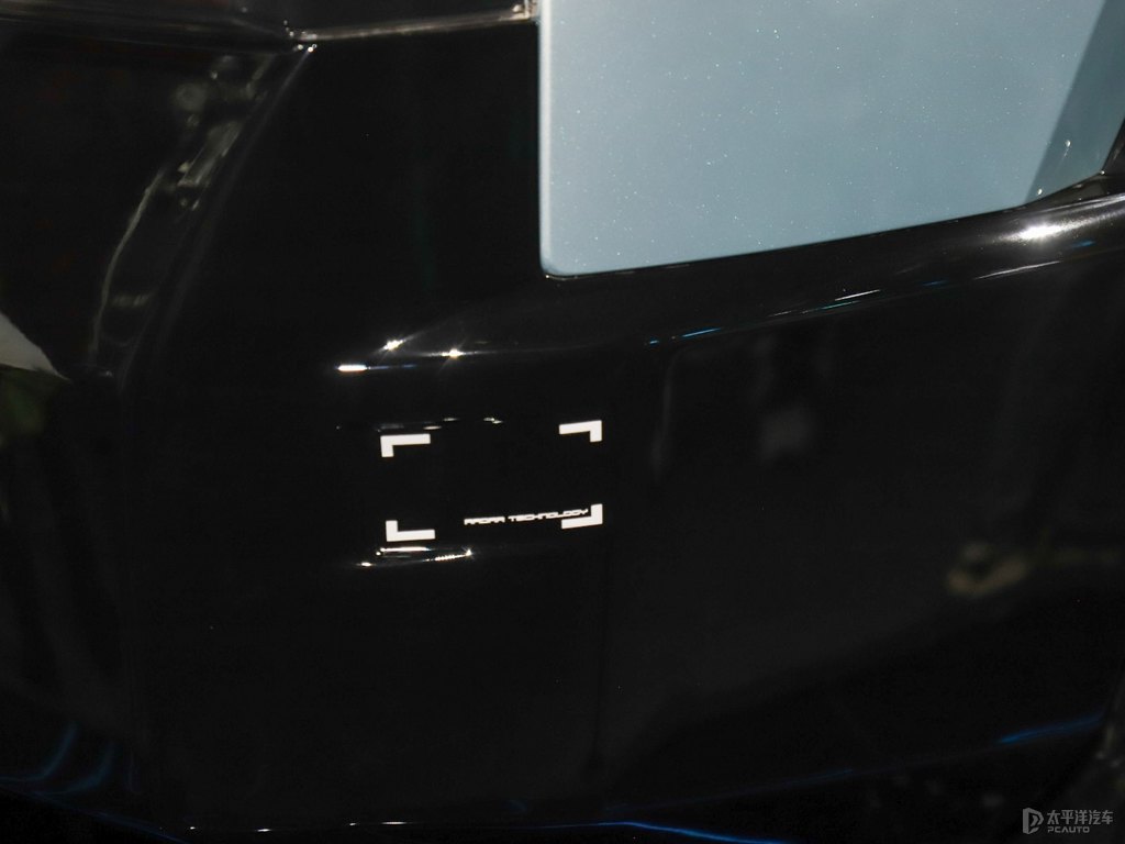 8DƬ