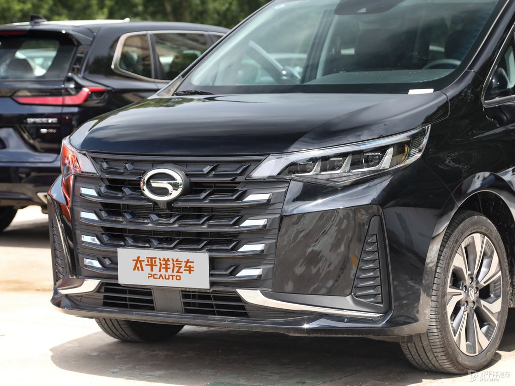 典雅黑傳祺M6車頭外觀圖片