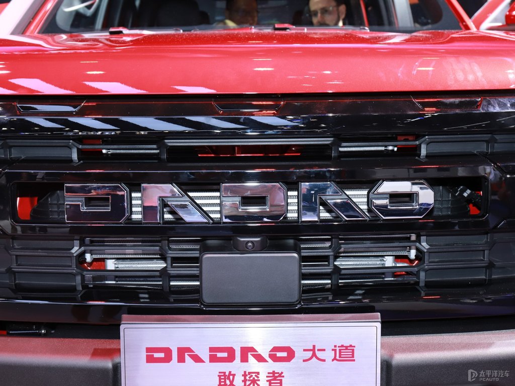 DƬ