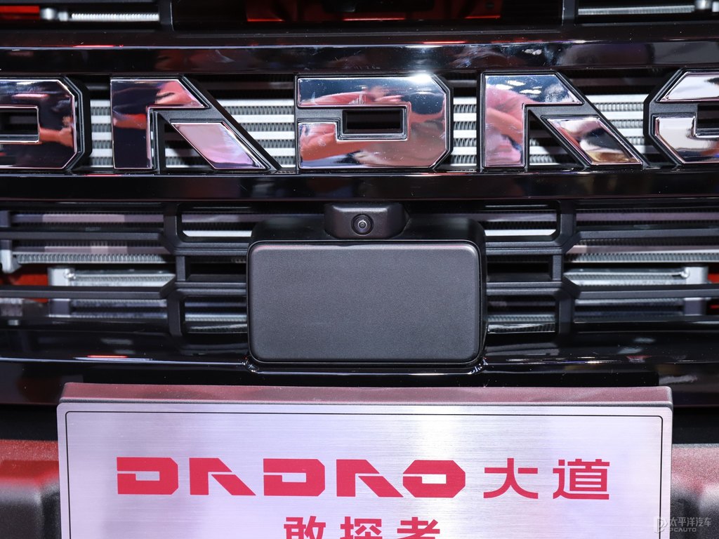 DƬ