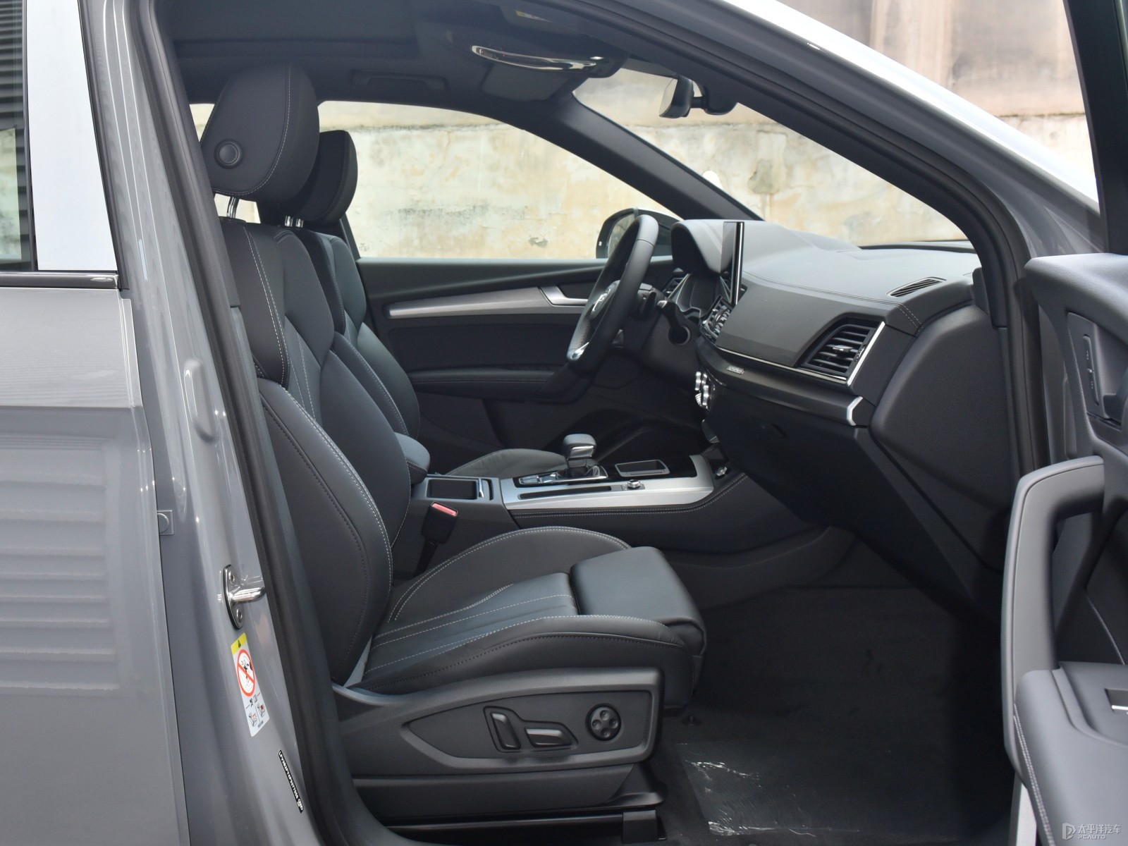 奧迪Q5L Sportback空間高清大圖