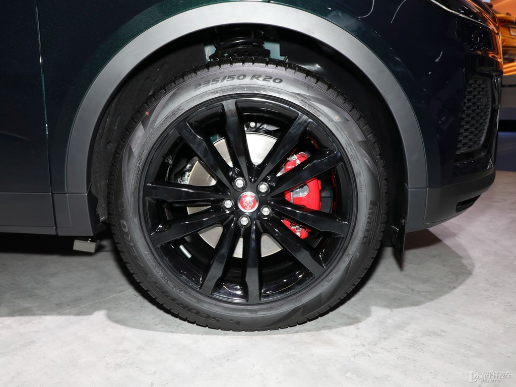 英國(guó)賽車(chē)綠捷豹E-PACE車(chē)身外觀圖片