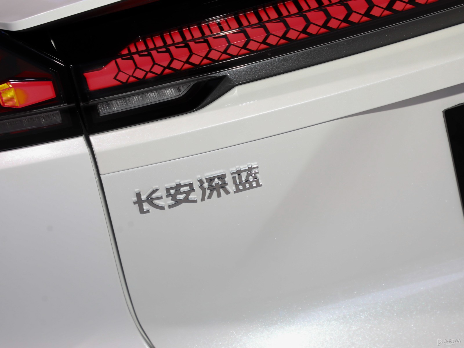 深藍(lán)SL03外觀高清大圖