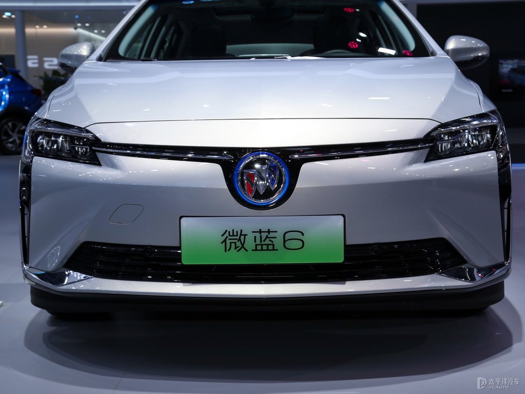 極光銀微藍6車頭外觀圖片