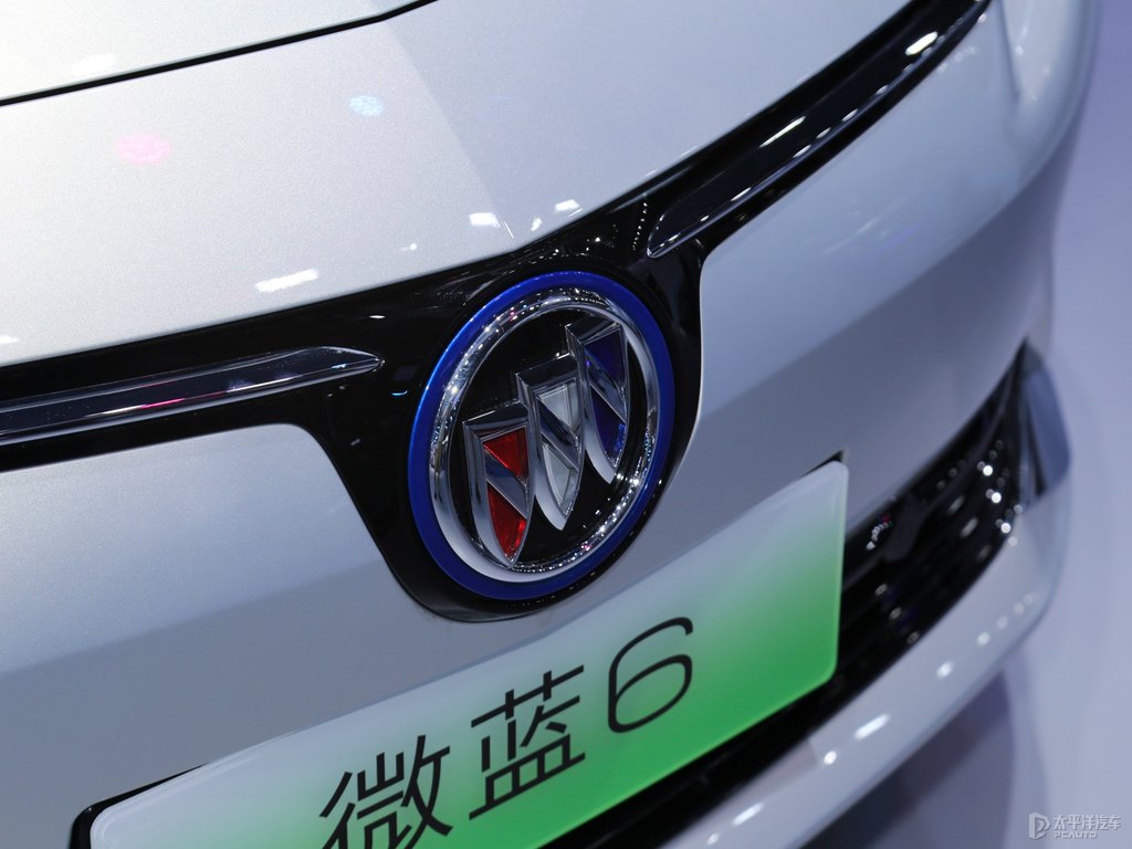 極光銀微藍(lán)6車頭外觀圖片