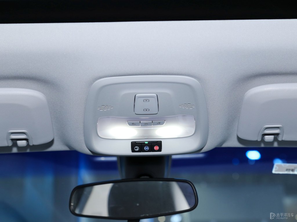極光銀微藍(lán)6車廂內(nèi)飾圖片