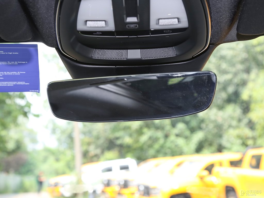 薄霧灰沃爾沃V60車廂內(nèi)飾圖片